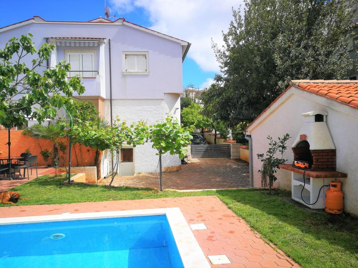 Apartments Bilic With Garden & Swimming Pool - 50M From The Beach Pjescana Uvala Exterior photo
