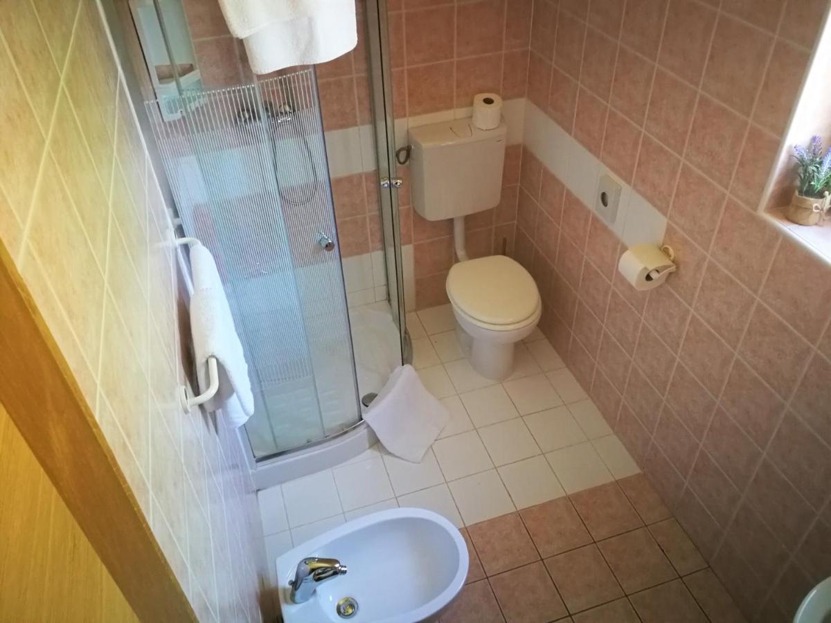 Apartments Bilic With Garden & Swimming Pool - 50M From The Beach Pjescana Uvala Exterior photo