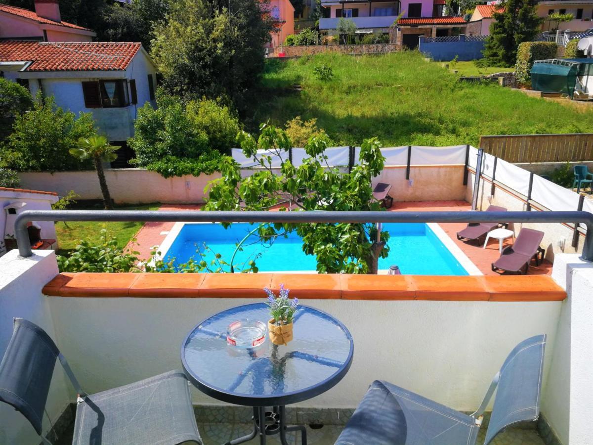 Apartments Bilic With Garden & Swimming Pool - 50M From The Beach Pjescana Uvala Exterior photo